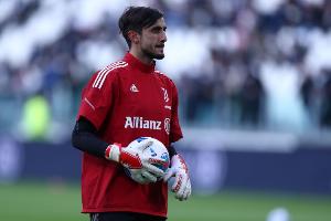 全市场：佩林想要担任主力门将，米兰需要出售迈尼昂才有空间签他