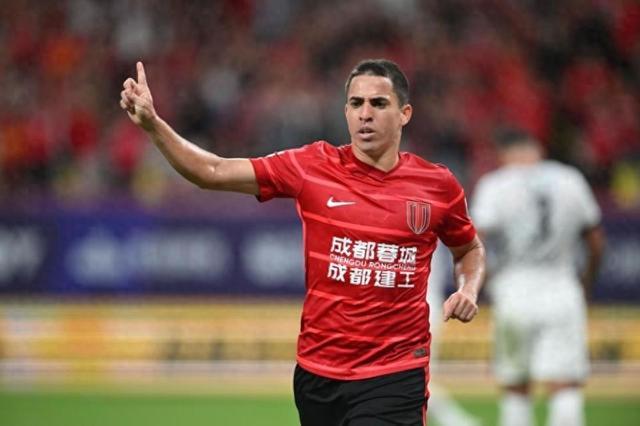 官方直播-成都蓉城登顶！申花遭绝杀，国安6球惨败，4队只差2分海港已掉队