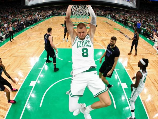 电竞下注-推迟手术强行复出 波尔津吉斯为冠军不计代价