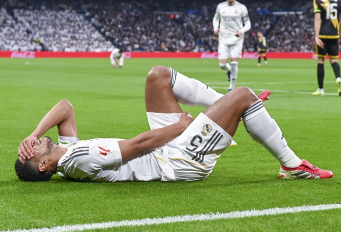 推迟复出！皇马1.8亿巨星危险了！地位大不如前，球迷：不如离队|贝林厄姆|圣地亚哥-伯纳乌足球场|皇家马德里|巴列卡诺|曼城_新浪体育_新浪新闻